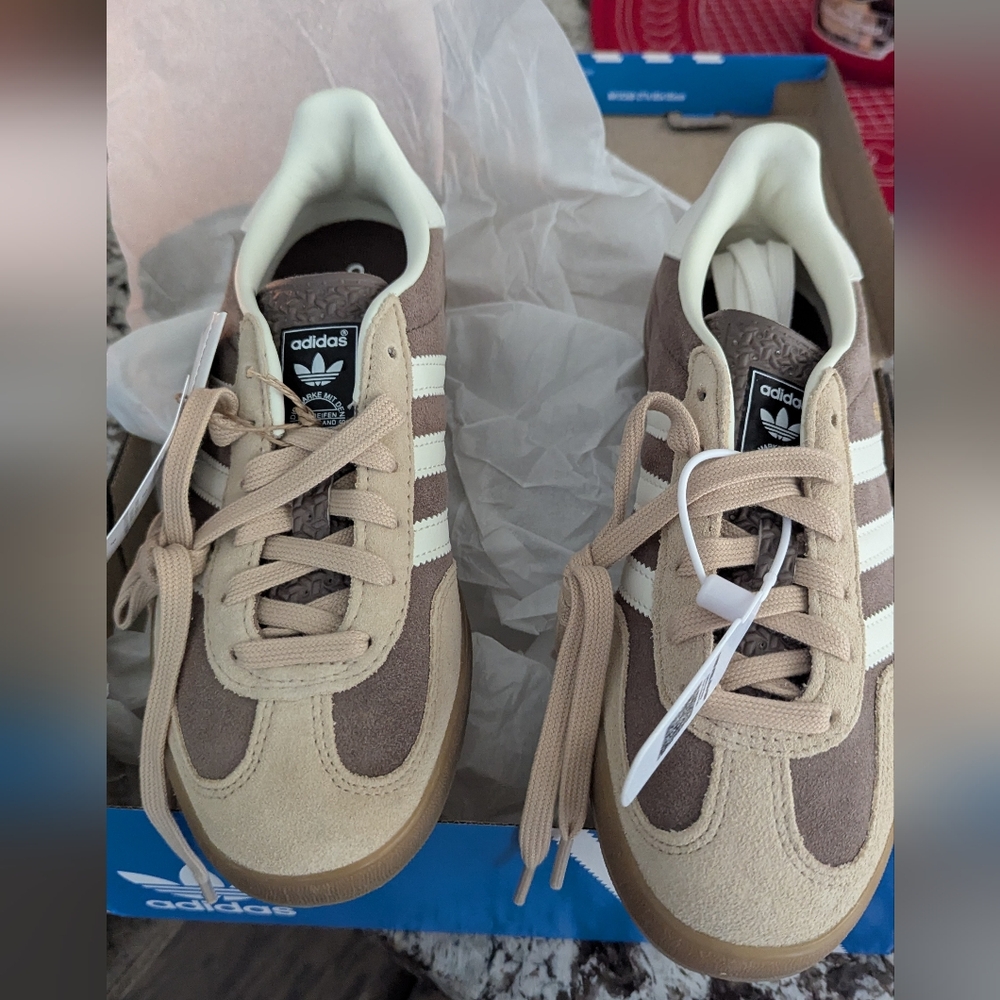 Adidas Gazelle Indoor Earth Strata Magic Beige - Men's size 5